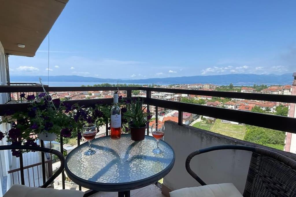 Stunning And Mountain Views - Velkoski
